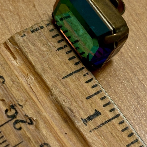 Sorrelli rectangular iridescent earrings - Picture 4 of 7